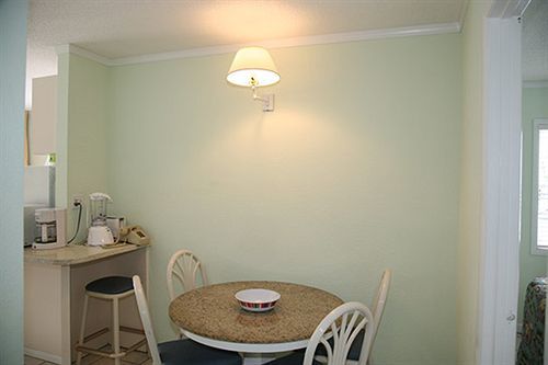 Traders Inn Beach Club Ormond Beach Extérieur photo